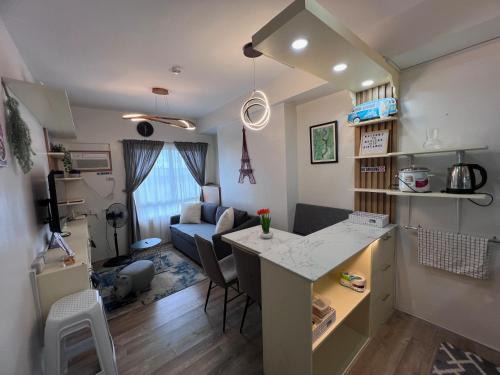 Mavita's City HideAway ONE BEDROOM CONDO