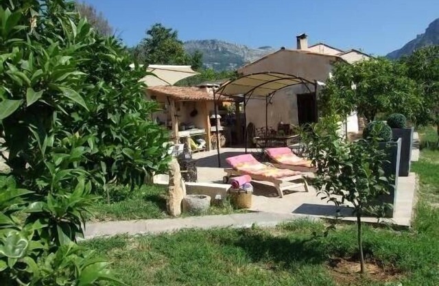 Mazet with private pool and terrace 100m², refined benefits
