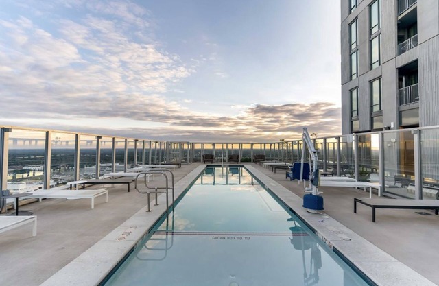 Mclean Luxury Apartment