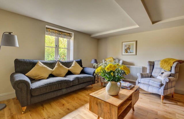 Meadow View - Three Bedroom House, Sleeps 6