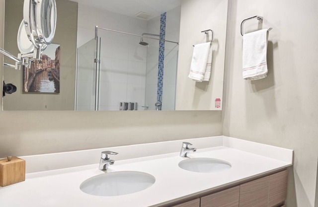 Medellín Skyline Luxury Perfect for Remote Work & Families