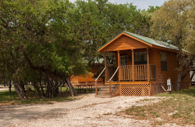 Medina Lake Camping Resort Cabin 3