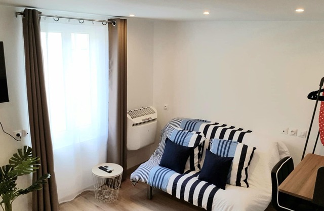 "medio" Studio Climatisé en Hyper-centre de Niort