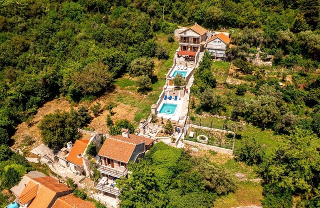 Meditteranean 1BDR Old Stone Villa w/Pool and SV 10min from the beach