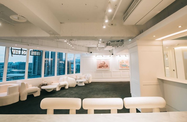 Meistay Art Gallery Hotel
