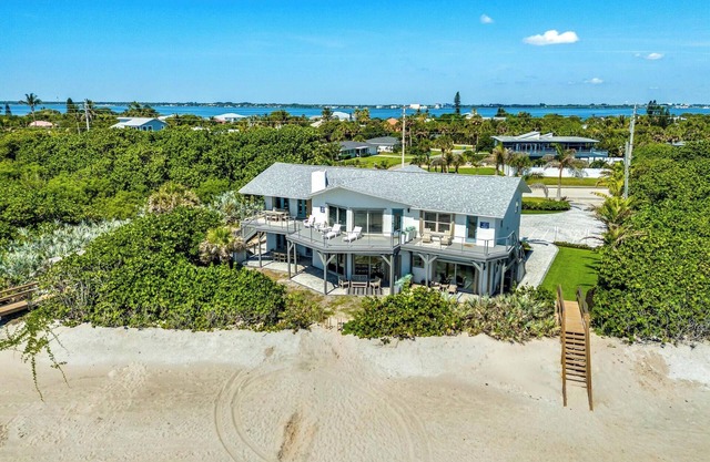 Melbourne Beachfront Oasis - Dune Sunrise Villa