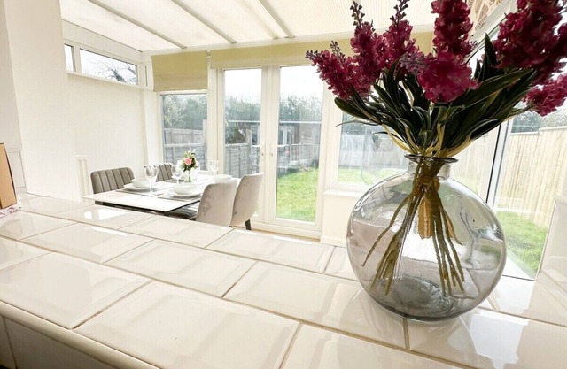 Mendip House by Blue Skies Stays