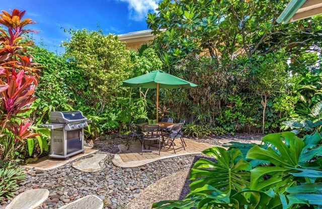 Menehune House, quick walk to tide pool beach