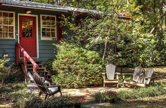 Mentone's favorite Cozy Cabin! In the heart of Mentone: In Town but Far Out