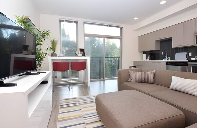 Mercer Island 1 BR 3| Fast WiFi | Gym | Sophari