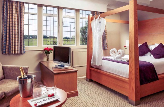 Mercure Leeds Parkway Hotel