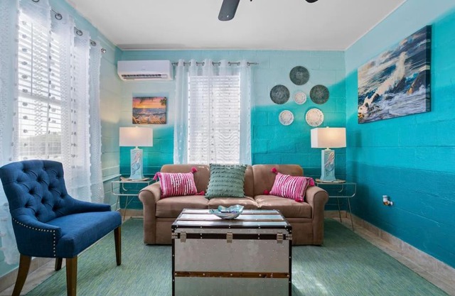 Mermaids Grotto WATERFRONT 1BR Apt with Bay View
