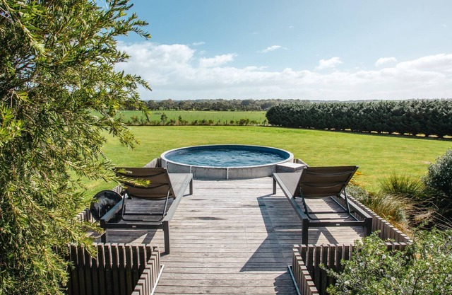 Merricks View - Rural outlook with Tennis Court & Plunge Pool