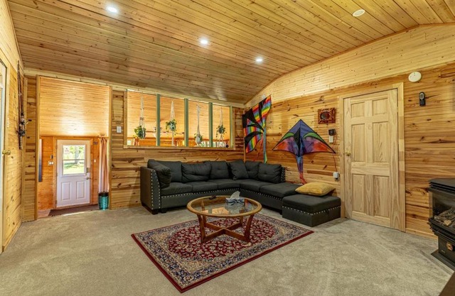 Mesmerising Cottage In Caledon