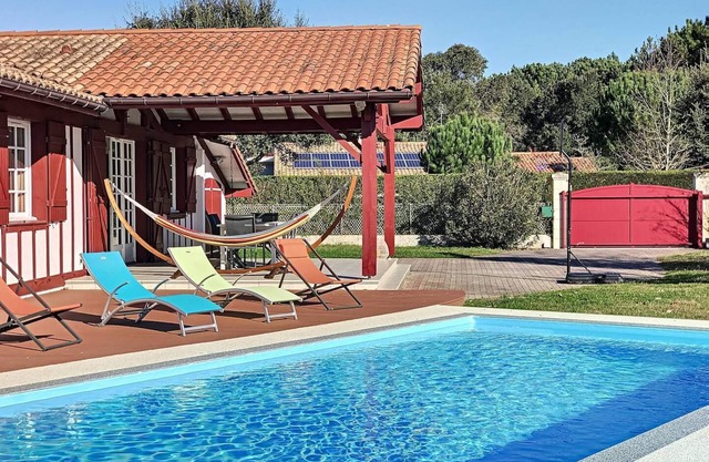 MESSANGES, nice 4-BR villa with swimming-pool