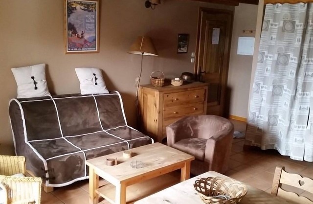 Meublé N°4 - Le Refuge-Studio-Ensuite with Shower-Garden view