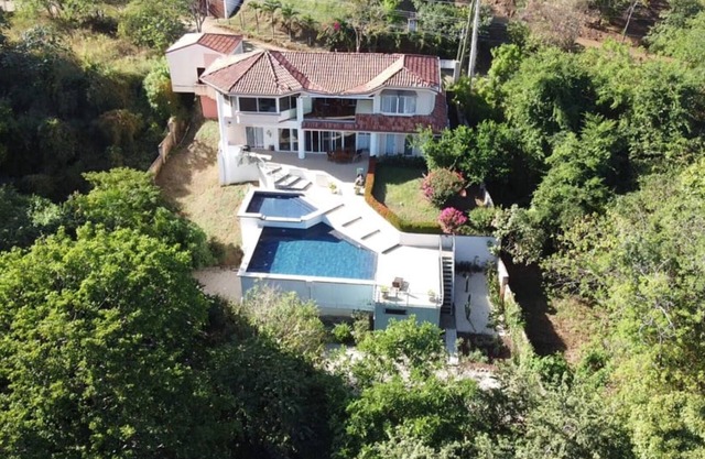Mexican/mediterranean Villa At 10 Minutes Walk to Beach with private poolnnn