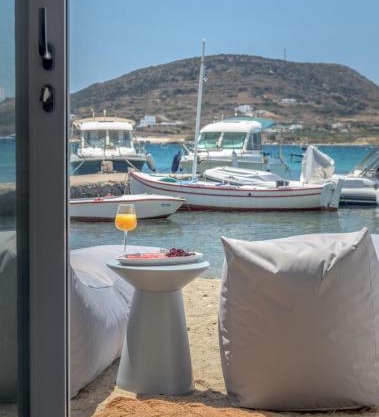 Michalakis Seaside Suites