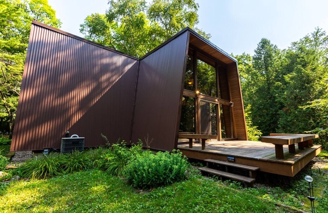 Mid-Century Masterpiece on Secluded 18-Acre Woods