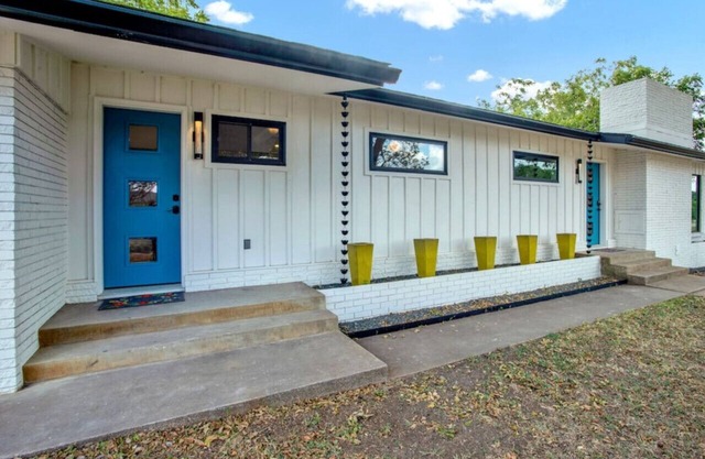 Mid-Century Modern Albert Home