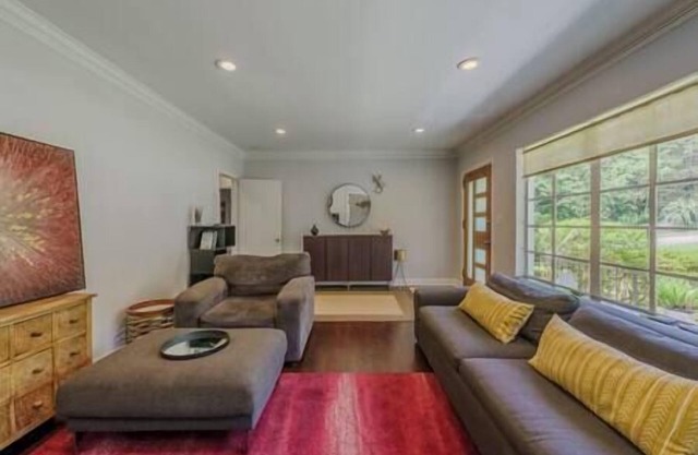 Mid-Century Ranch near Airport