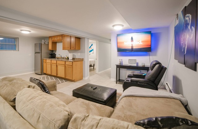 ✈️ 🌏 Midway Airport 2 Bedroom w/ full kitchen 🌏✈️