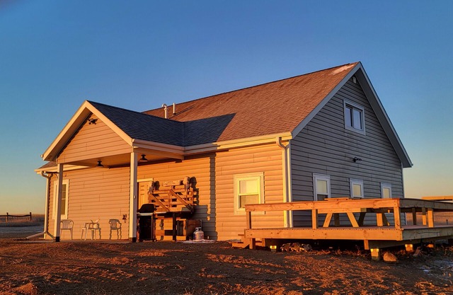 Midwestern Prairie Bird Watcher Nature Lover Seclusion