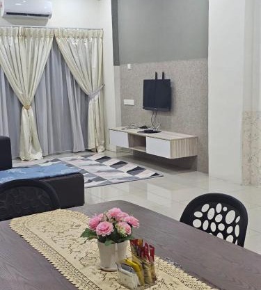 Mikayla homestay
