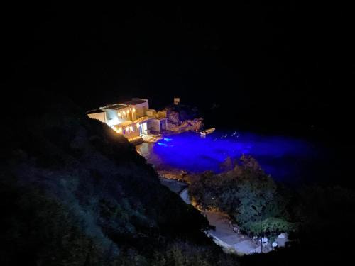 Milos Island -Cavo Paradiso Boutique Ochen House