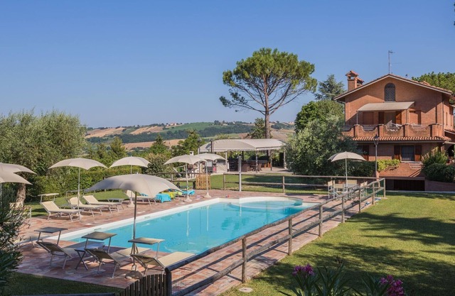 Mimosa apartment in Agriturismo Villa Beatrice, just 15 minutes from the beach