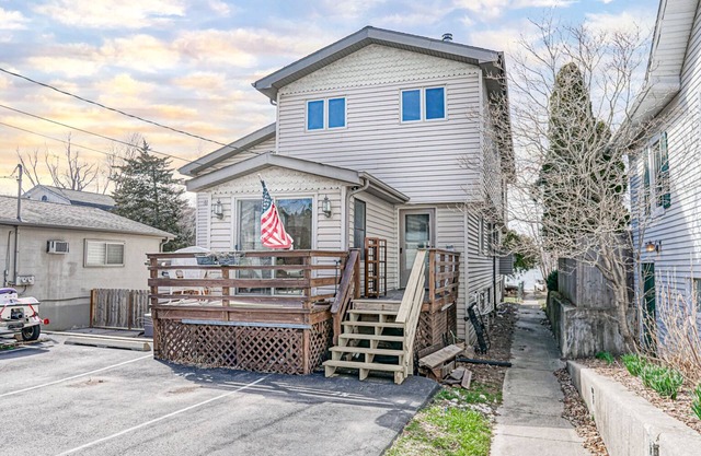 Mineola Manor Lake House