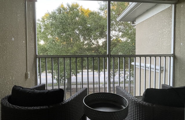Minimalist 3bed 2bath Riverview, Tampa Condo