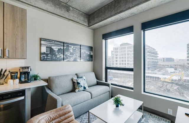 MINNeSTAY* Sable 302 | North Loop