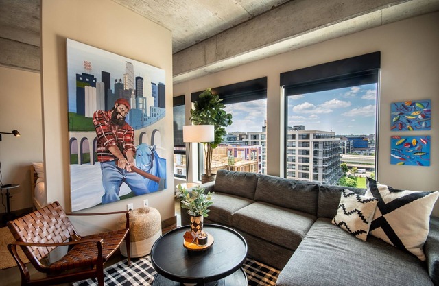 MINNeSTAY* Sable 702 | North Loop