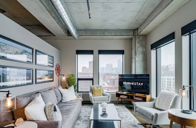 MINNeSTAY* Sable 807 - One Bedroom | Skyline Views