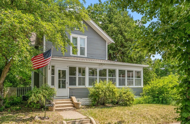MINNeSTAY* Theodore Wirth Classic | Pet Friendly