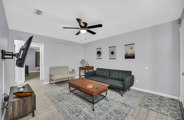 Mins From Mcallen House, Great Neighborhood! Great House!