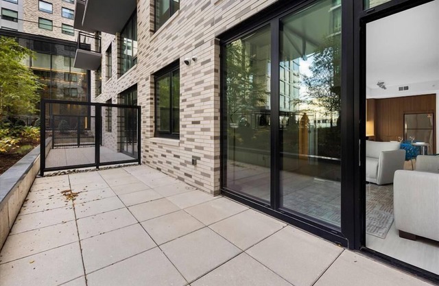 Mins from Metro Red Line | Pet-Friendly | Union Market Nearby