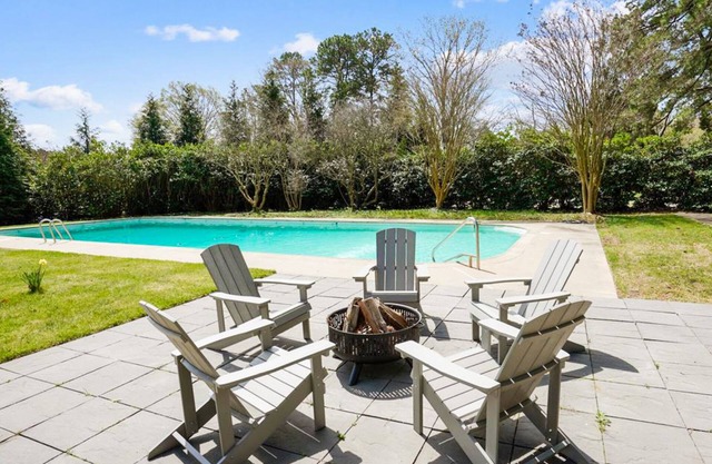 Minutes from Downtown Easton and St. Michaels | Kayaks | Pool | Private Dock