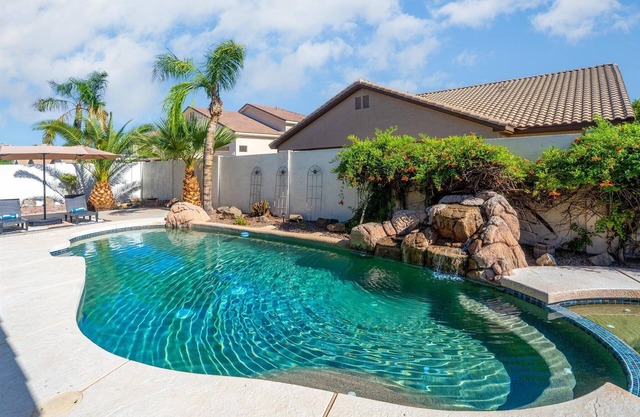 Minutes to DT Chandler/Gilbert - Pool Gameroom