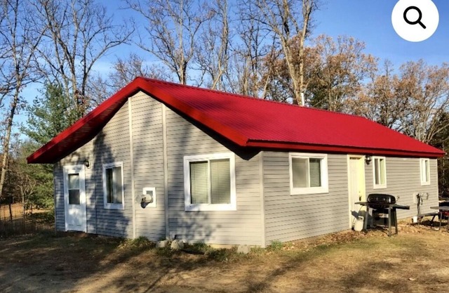 Minutes to Tippy Dam. Clean & roomy! Waiting for you to make memories!