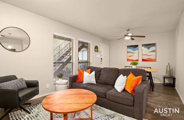 Minutes to Zilker + Barton Springs & Free Parking