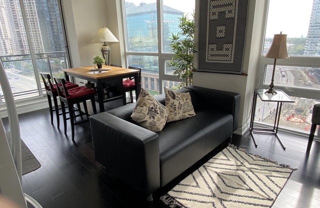 Mississauga - Square one Condo