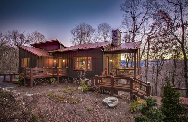MISTY GLEN. Modern Mnt Retreats. The Buckeye.
