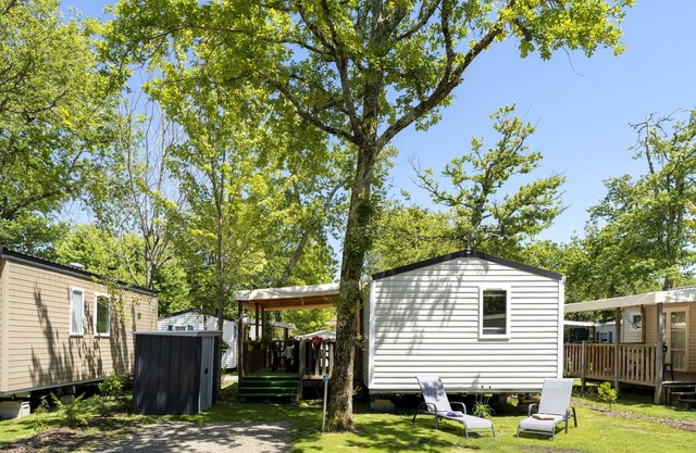Mobile Home 'Mobilhome Sauvage' with Private Terrace, Wi-Fi and Air Conditioning