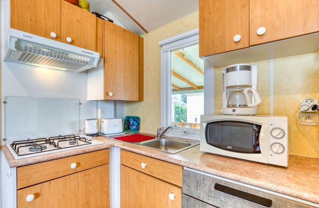 'Mobilhome Sakay' with Shared Pool, Wi-Fi and Air Conditioning