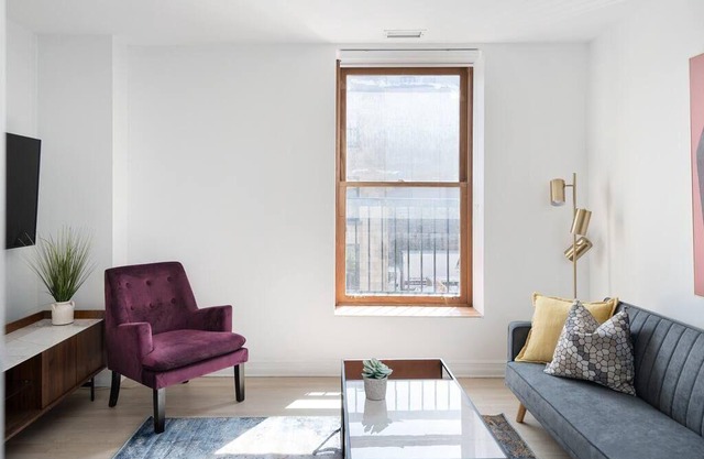 Modern 1 BR 1BA in center of Old Mtl | St Paul St