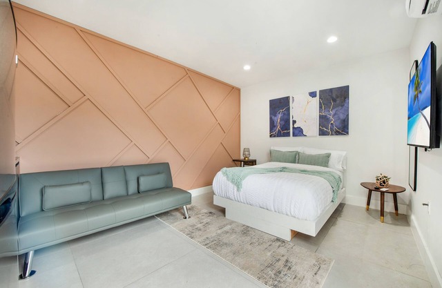 Modern 1BR 15min to MIA Kitchen & Private Entrance