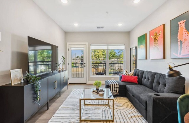 Modern 1BR/1BA Comfort in Columbus