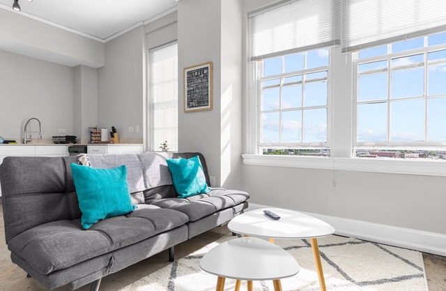 Modern 1br - 2mins to DT + Wifi + Gym +mins to UAB